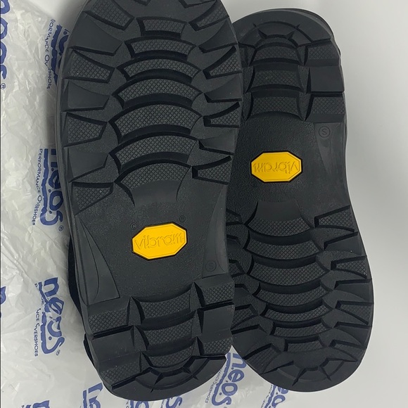 N.E.O.S performance overshoe. Small, black, new - Picture 10 of 13